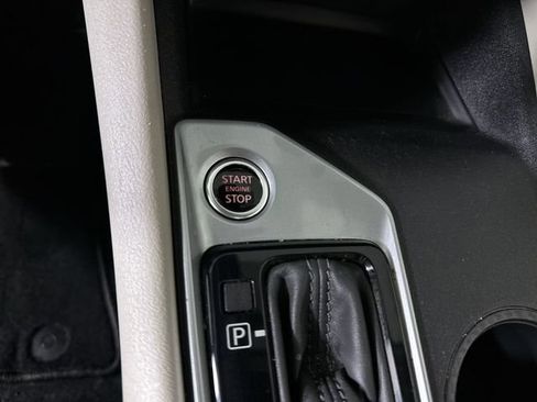 Used 2025 Nissan Altima 2.5 SV FWD image 17