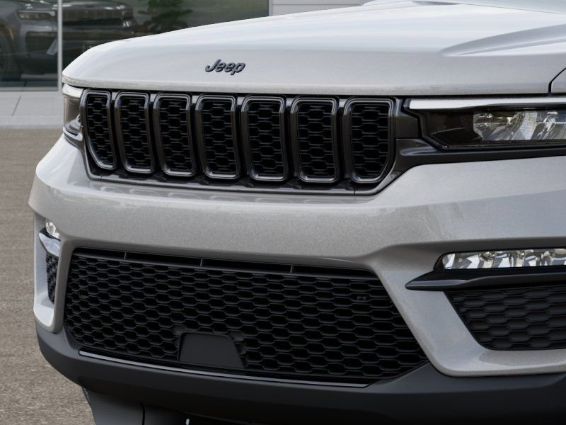 New 2025 Jeep Grand Cherokee Limited w/ Black Appearance Package RWD image 11