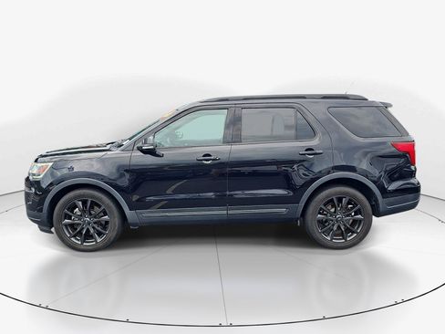 Used 2019 Ford Explorer XLT w/ Equipment Group 202A FWD image 6