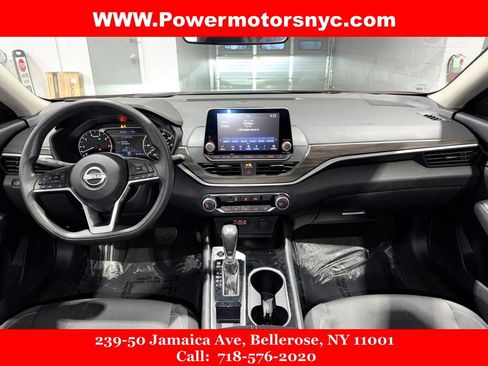 Used 2024 Nissan Altima 2.5 SV FWD image 18