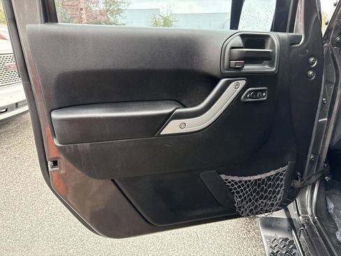 Used 2017 Jeep Wrangler Unlimited Sahara w/ Max Tow Package image 24