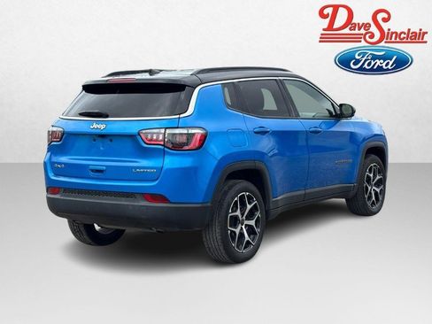 Used 2025 Jeep Compass Limited AWD/4WD image 7