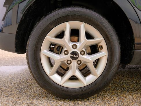 Used 2023 Kia Soul LX w/ LX Technology Package image 41