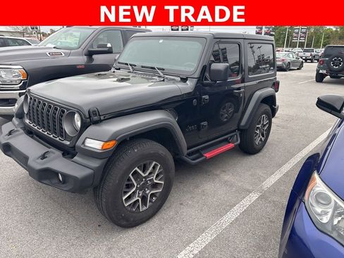 Used 2025 Jeep Wrangler Sport image 14