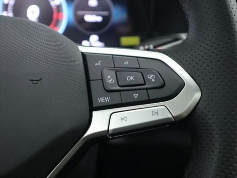 New 2026 Volkswagen Tiguan SE R-Line image 12