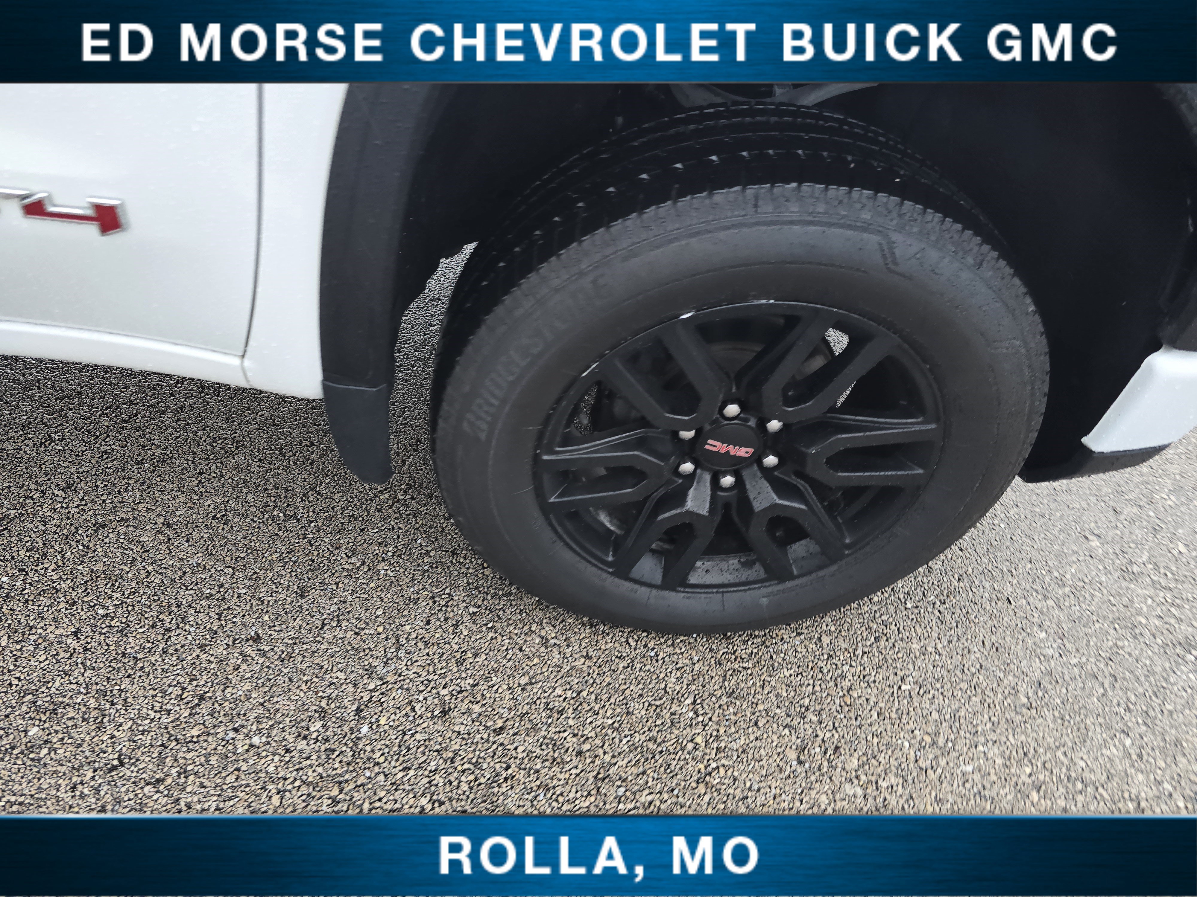 Used 2022 GMC Sierra 1500 AT4 w/ AT4 Premium Package AWD/4WD image 13