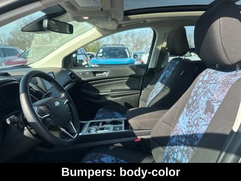 Used 2023 Ford Edge Titanium image 10