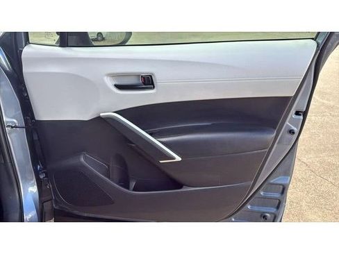 Certified 2025 Toyota Corolla Cross L FWD image 30