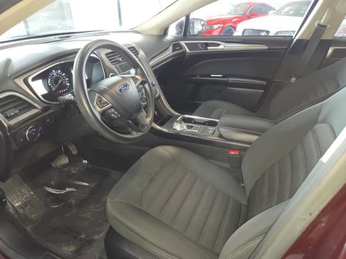 Used 2017 Ford Fusion SE w/ Fusion SE Technology Package FWD image 15