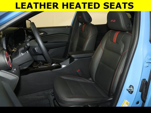 Used 2024 Chevrolet Trax RS w/ Sunroof Package image 3