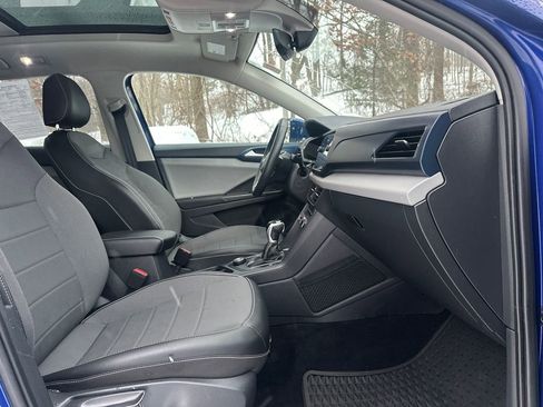 Certified 2022 Volkswagen Taos SE image 16