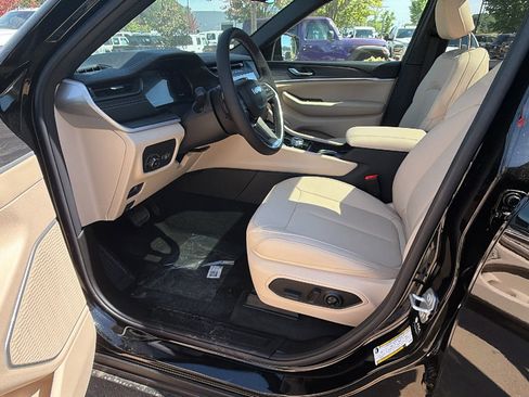 New 2026 Jeep Grand Cherokee L Limited AWD/4WD image 16