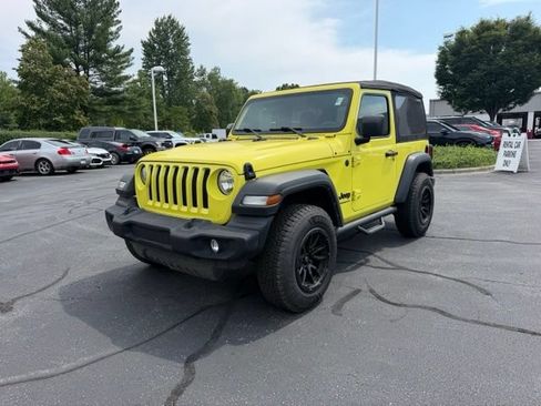 Used 2022 Jeep Wrangler Sport AWD/4WD image 2