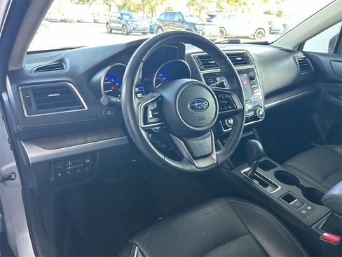 Used 2018 Subaru Outback 3.6R Limited image 14