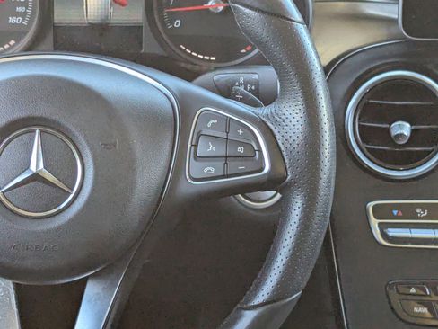 Used 2019 Mercedes-Benz GLC 300 image 18