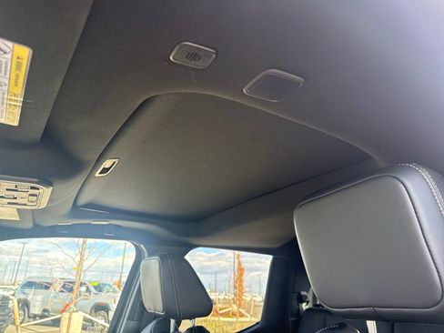 Used 2024 Toyota Tacoma Limited w/ Limited Package (LT) image 27