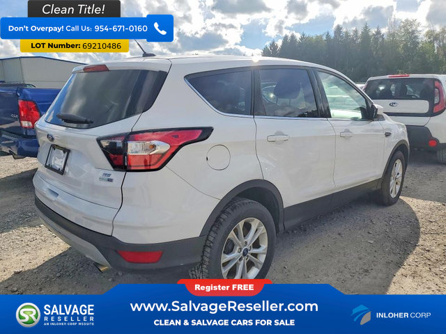 Used 2017 Ford Escape SE w/ SE Cold Weather Package AWD/4WD image 4