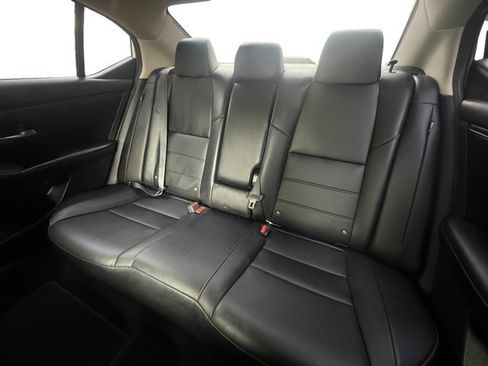 Used 2023 Nissan Sentra SR w/ SR Premium Package FWD image 10