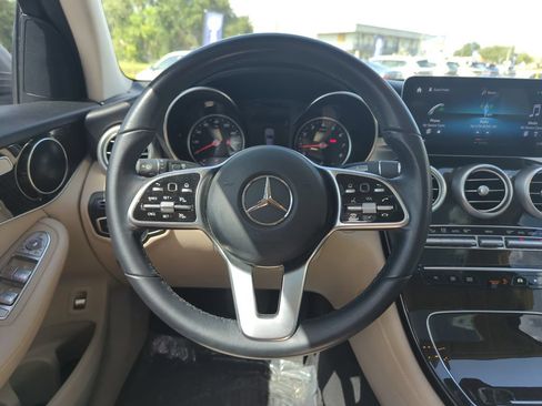 Used 2020 Mercedes-Benz GLC 300 w/ Premium Package image 17