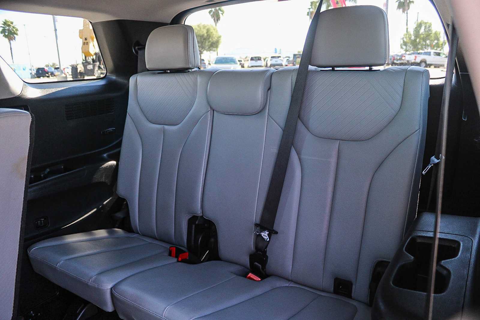 Used 2024 Hyundai Palisade SEL FWD image 17