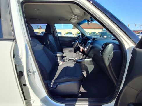 Used 2018 Kia Soul + FWD image 41