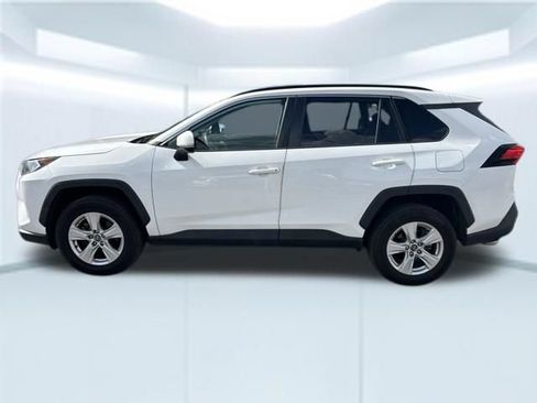 Used 2020 Toyota RAV4 XLE w/ Convenience Package FWD image 10