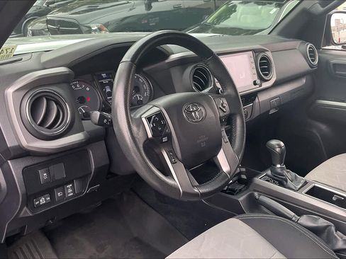 Used 2023 Toyota Tacoma TRD Off-Road image 16