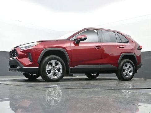Used 2025 Toyota RAV4 XLE w/ Convenience Package image 27