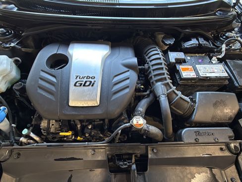 Used 2014 Hyundai Veloster Turbo FWD image 24
