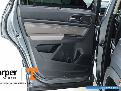 Used 2023 Volkswagen Atlas SE w/ Black Wheel Package FWD image 17