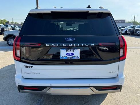 Used 2025 Ford Expedition Max Platinum AWD/4WD image 9