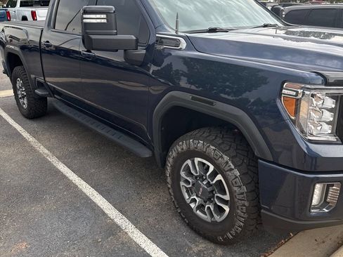 Used 2022 GMC Sierra 2500 AT4 w/ AT4 Preferred Package AWD/4WD image 2