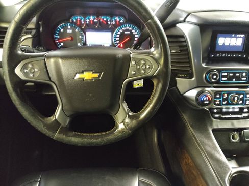 Used 2015 Chevrolet Suburban LS RWD image 22