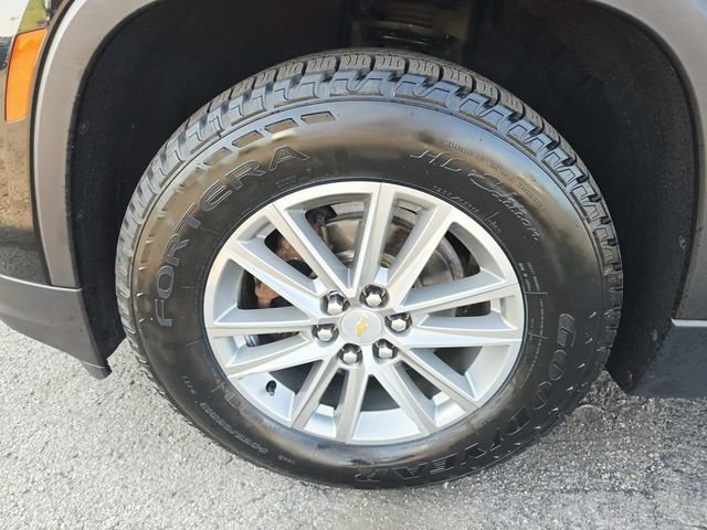 Used 2023 Chevrolet Traverse LT FWD image 17