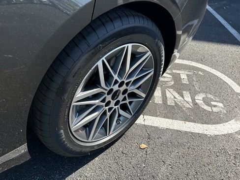 Used 2025 Genesis G80 2.5T image 17