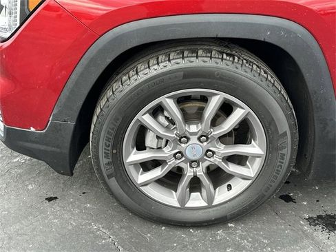 Used 2022 GMC Terrain SLT w/ LPO, Floor Liner Package image 31