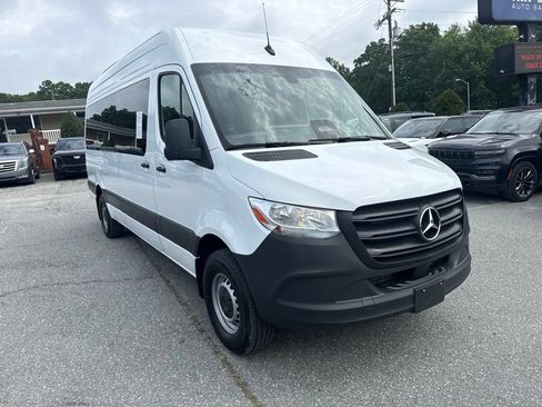 Used 2025 Mercedes-Benz Sprinter 2500 image 2