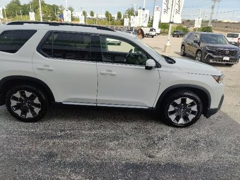 Used 2026 Honda Pilot Elite image 12