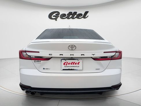 Used 2025 Toyota Camry SE w/ Multimedia Upgrade Package image 5