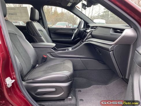 New 2025 Jeep Grand Cherokee L Altitude image 6