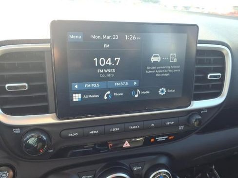 Used 2024 Hyundai Venue SEL image 11
