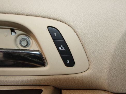 Used 2007 Cadillac Escalade AWD w/ Climate Package image 9