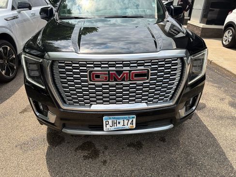 Used 2021 GMC Yukon Denali w/ Denali Premium Package AWD/4WD image 12