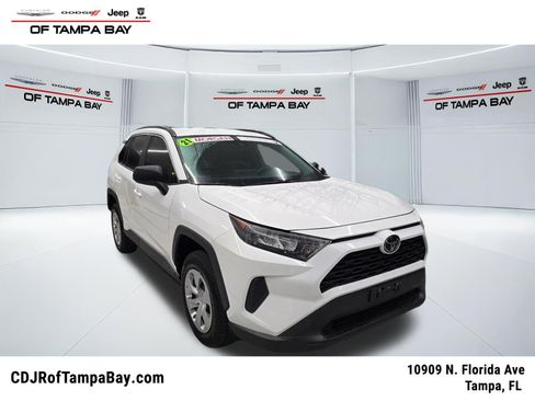 Used 2021 Toyota RAV4 LE AWD/4WD image 1