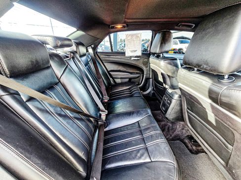 Used 2019 Chrysler 300 S image 16