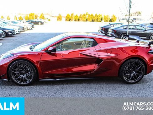 Used 2024 Chevrolet Corvette Z06 w/ Z07 Performance Package image 6