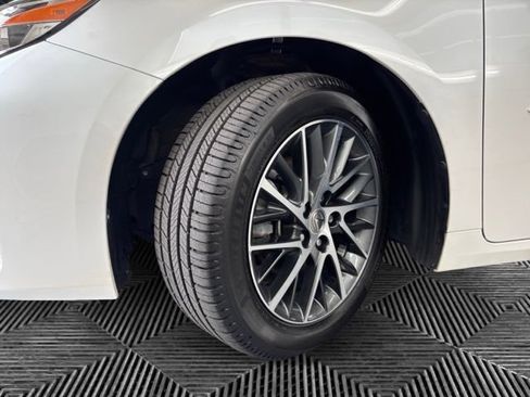 Used 2017 Lexus ES 350 w/ Premium Package FWD image 28