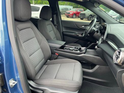 Used 2026 Chevrolet Equinox LT FWD image 9