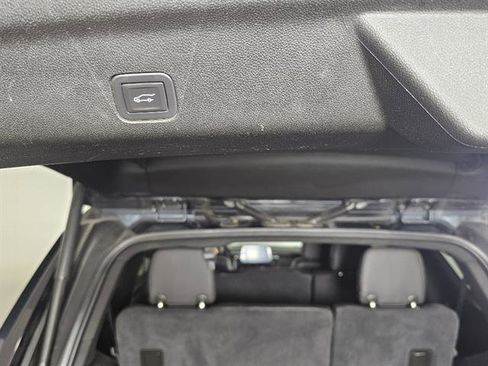 Used 2021 Chevrolet Tahoe Z71 image 24