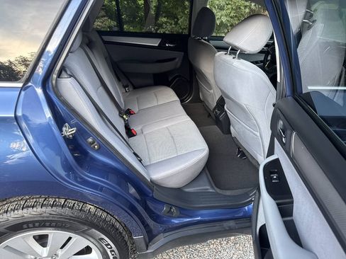 Used 2019 Subaru Outback 2.5i Premium AWD/4WD image 16